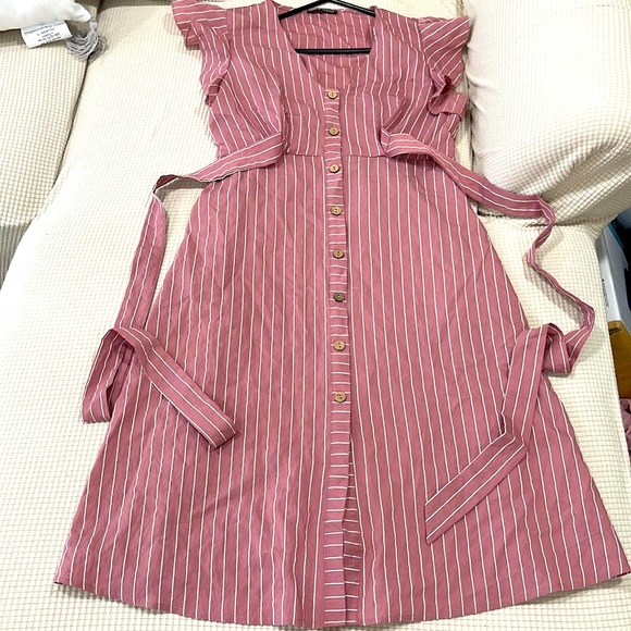 Beautiful dress - Picture 1 of 3